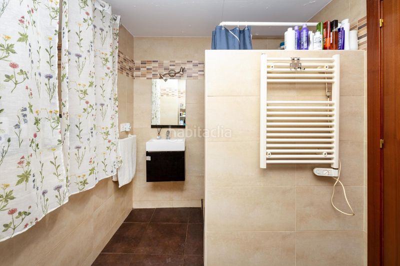 Foto bbe13397-bd2d-4a0d-93e5-c5595a2a8383. Local comercial a Huélago
