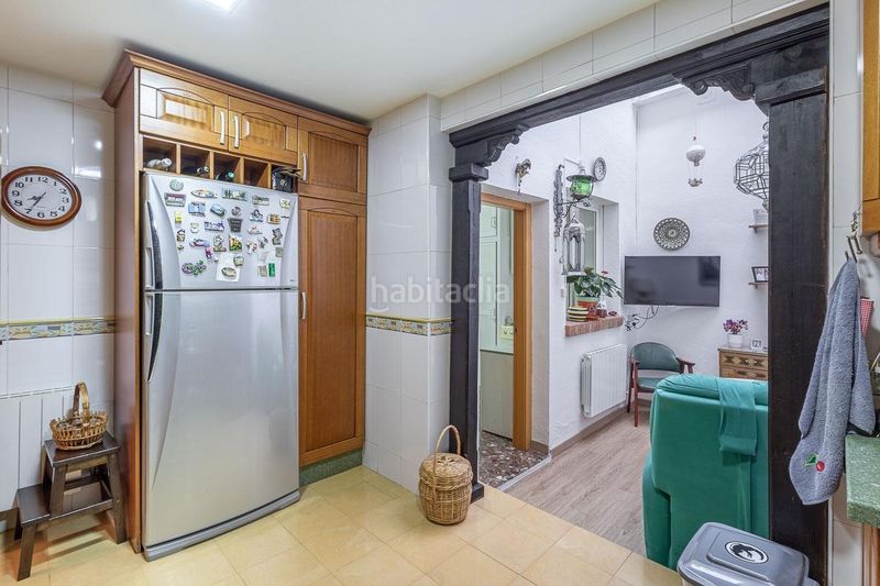 Foto 8b76322d-c4f0-4a68-9813-7d0979e9b8df. Casa amb calefacció aparcament a Bola de Oro Granada