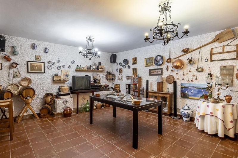 Foto ca44ebe8-a584-4d2c-a6fc-1ad1e49494a7. Casa amb calefacció aparcament a Bola de Oro Granada