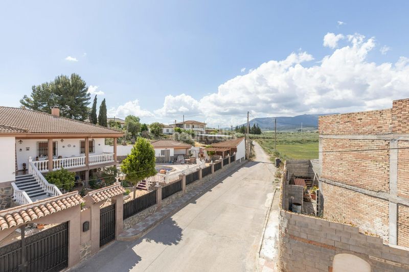 Foto 63008424-d1c3-45aa-9ce5-5c0b124e695f. Casa amb aparcament a Íllora