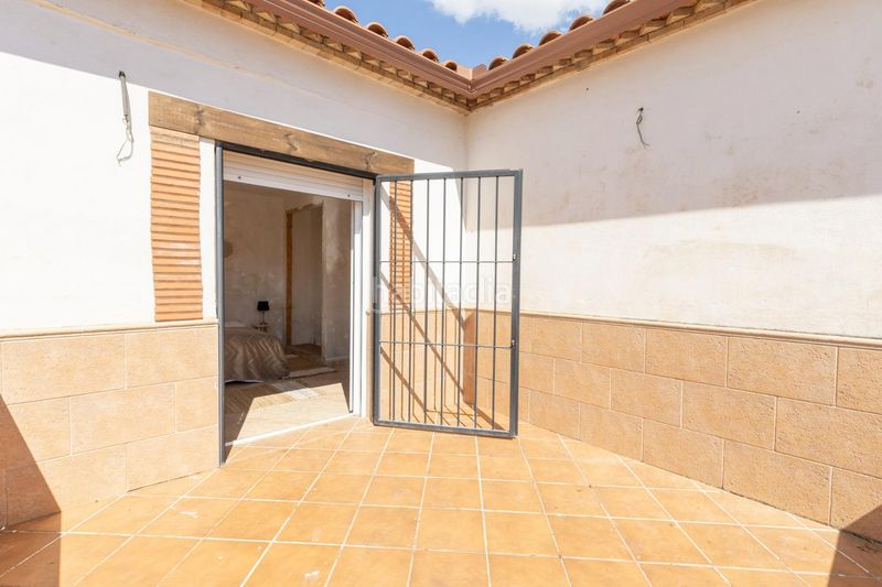 Foto b62d27fd-8faa-4435-ae21-7ec62edf43ac. Casa amb aparcament a Íllora