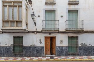 Terreno residenziale  Calle nueva. Huétor tájar. se vende casa para derribar con solar de 875 m2