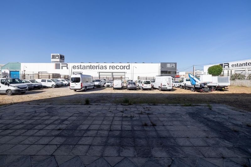 Foto 21e0bd05-b535-4911-820a-97ef3a0827cc. Nave industrial oportunidad única! amplia nave industrial en Albolote