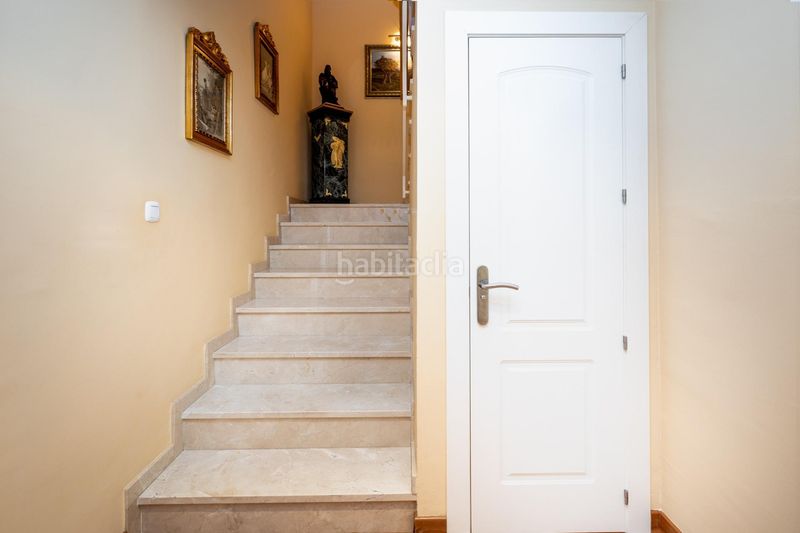 Foto b4ff9799-5930-45d7-8d4f-775ca2a3b830. Casa adossada amb calefacció a Loja