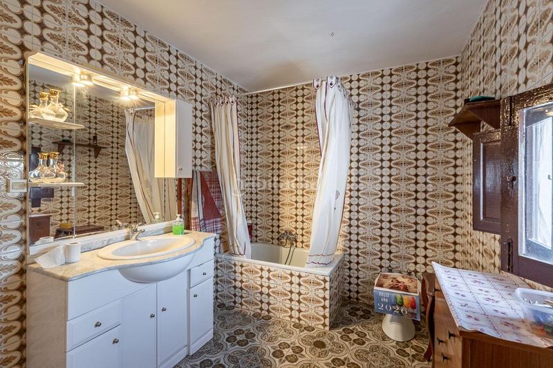 Foto 1a839a67-b7e2-426e-b784-10bc4fa3a817. Casa amb aparcament a Jayena