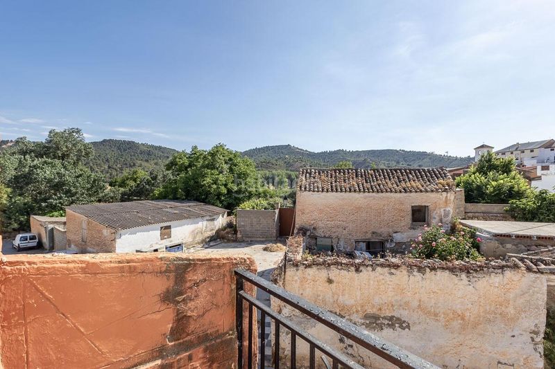 Foto 3d9112c4-f072-4472-a9ad-89c49ac30c8d. Casa amb aparcament a Jayena