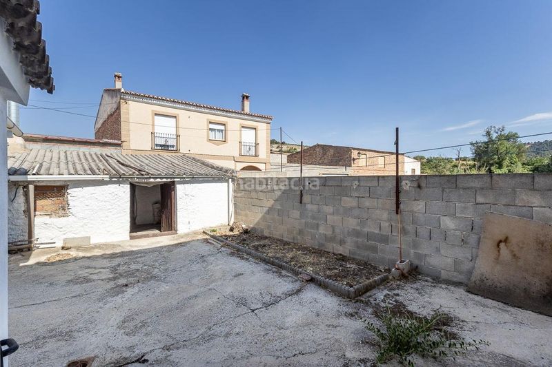Foto b47655e2-cd52-4cf4-83c9-e1643c46420f. Casa amb aparcament a Jayena