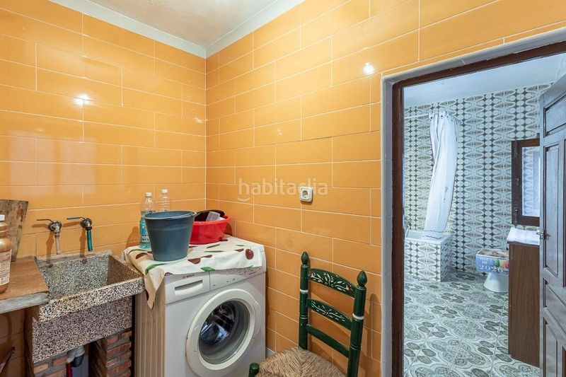 Foto f5d038ef-f56e-4352-bb7b-b787c7b3f21d. Casa amb aparcament a Jayena