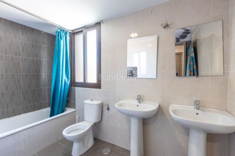 Foto 5c0b1975-205a-4355-8519-8095dd4cdb9c. Casa adosada vive en la joya! amplia casa adosada con piscina privada en Pulianas