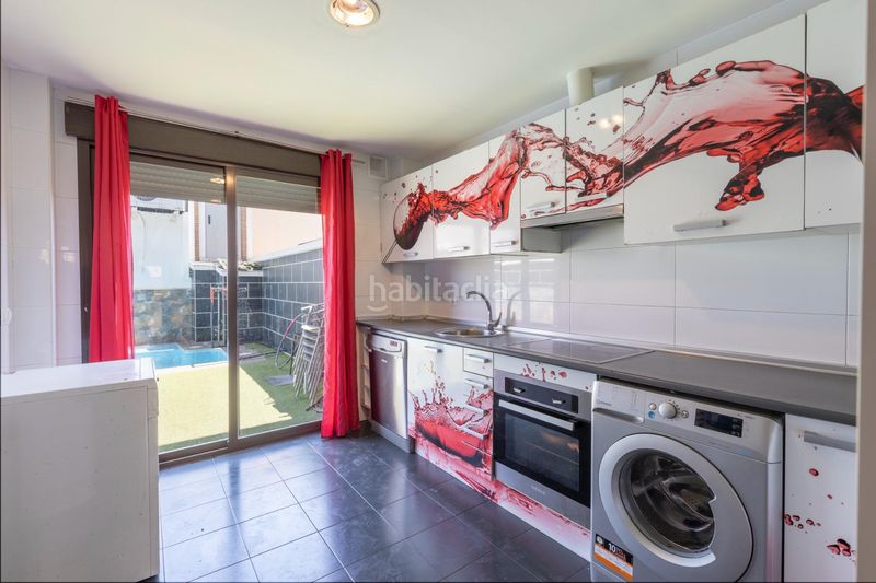 Foto 8fa38985-d1f3-44db-8a48-d87cc0a8b58f. Casa adosada vive en la joya! amplia casa adosada con piscina privada en Pulianas
