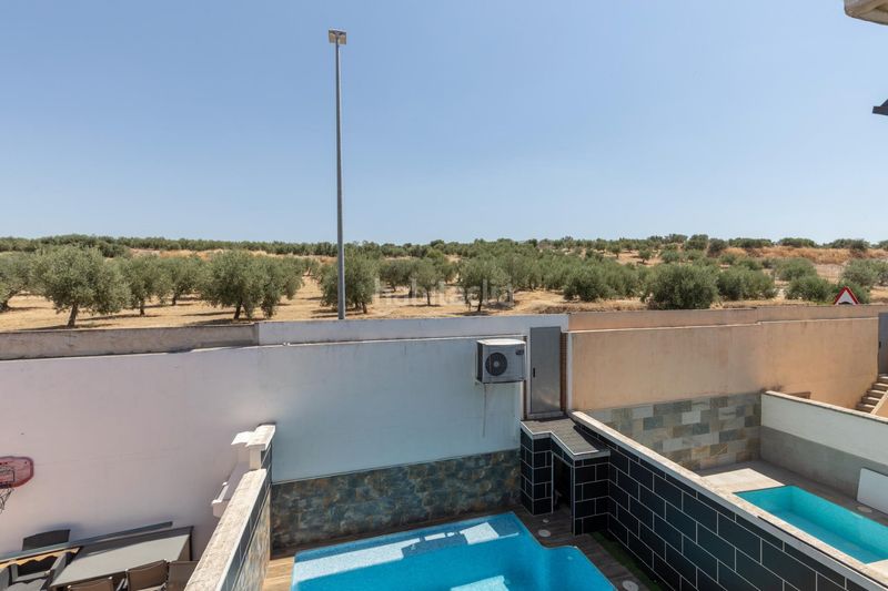 Foto 97d5fdf9-1e71-4afc-b5f7-5fe861fb0ebd. Casa adosada vive en la joya! amplia casa adosada con piscina privada en Pulianas