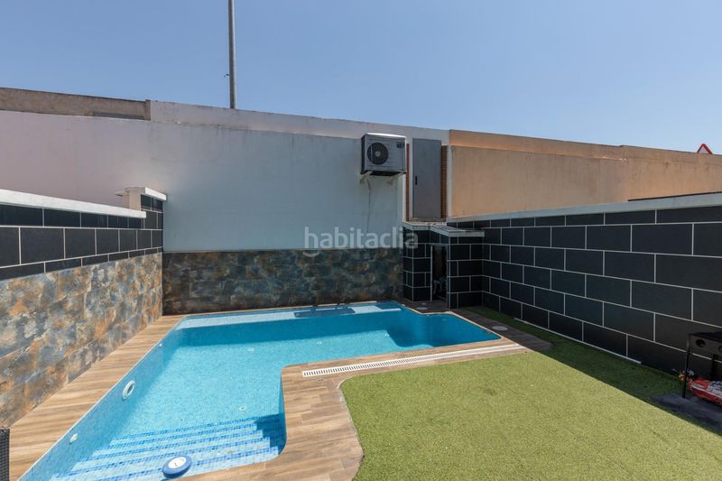 Foto c064959b-67dc-4dc0-b5af-7cc9a7ce6874. Casa adosada vive en la joya! amplia casa adosada con piscina privada en Pulianas