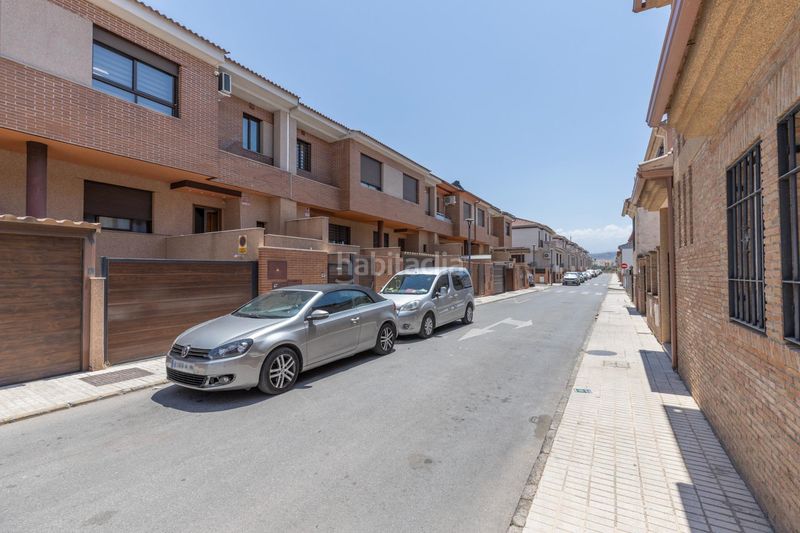 Foto fb65bfe3-71a1-4d46-8560-81cdf4b3218e. Casa adosada vive en la joya! amplia casa adosada con piscina privada en Pulianas
