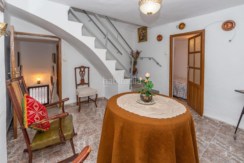 Foto b6ce5fe1-67a7-48ca-9e09-b06b70dad992. Casa adossada a Peza (La)