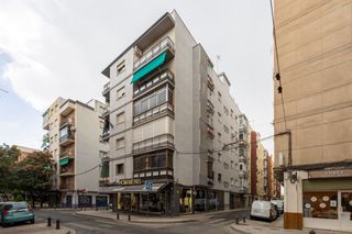 Piso  Doctor fernando escobar. Incre�ble piso exterior de 3 dormitorios y reformado!