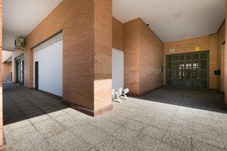 Business premise  Calle julio cesar. Local en cenes