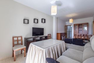 Pis  Calle compositor fco. guerrero. Piso en venta en santa fe con garaje y terraza.