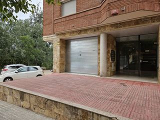 Parking coche en Sant Joan de Vilatorrada. Local amplio, diáfano y listo para empezar tu proyecto