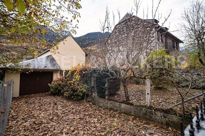 Foto f9b4e75a-c336-4d18-9ee5-497b4bf0c221. Haus mit parking in Bossòst