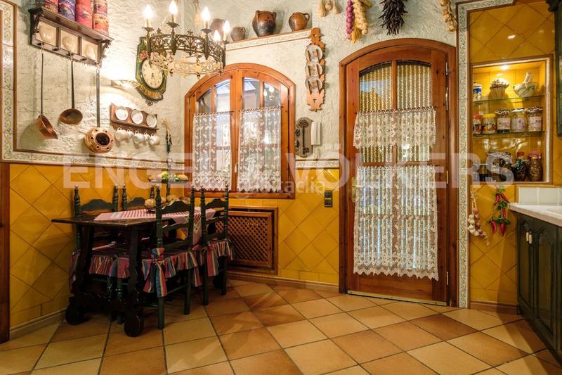 Foto b41a9e70-3908-4b42-ad10-4d65e7213b6b. Chalet en carrer d'urgell 45 exclusiva propiedad en Balaguer