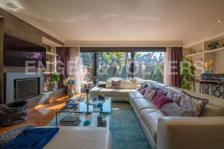 Reihenhaus in Joc de la Bola - Camps d'Esports. Casa adosada con 4 habitaciones con parking, calefacción y aire