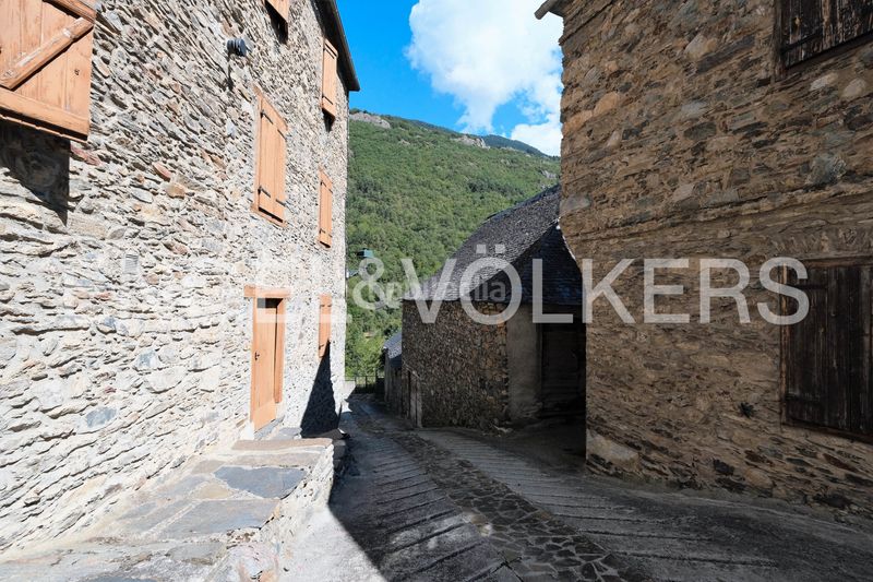 Foto 4190a74a-be1b-4d73-801c-6d1b19ef61b7. House in carrer salto 8 in Bòrdes (Es)