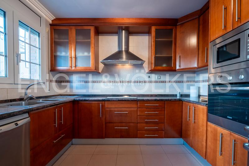 Foto 5781d006-ae10-4a66-af11-ee64e79a3370. Casa adossada amb aparcament a La Bordeta Lleida