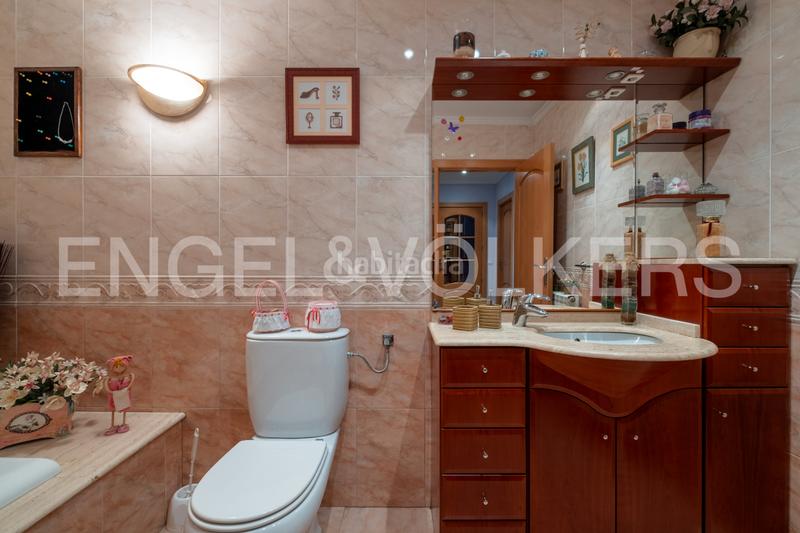 Foto 34c3d68c-dd57-4e3e-9f2d-c77f9c92410b. Maison jumelée avec parking dans La Bordeta Lleida