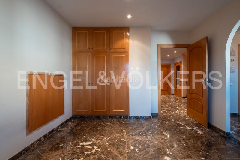 Foto 2303c870-48ad-45de-9c80-4b0af08a7e40. Semi detached house with parking in La Bordeta Lleida