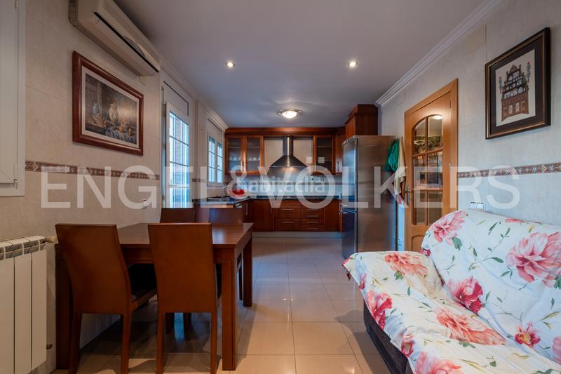 Foto 482a2784-e09d-48ad-b0cb-1c01ea64f7e4. Semi detached house with parking in La Bordeta Lleida