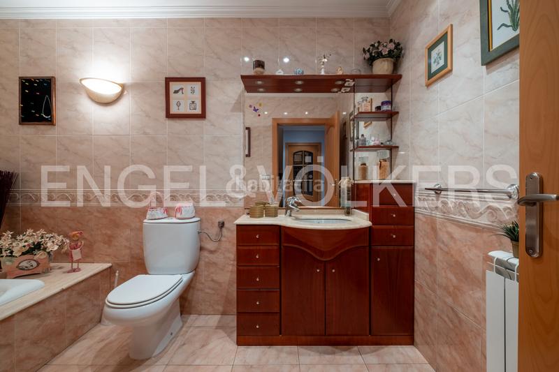 Foto 6914cab4-be0c-448c-9ee7-57f78bd2287f. Semi detached house with parking in La Bordeta Lleida