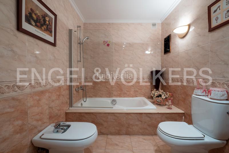 Foto 807c201b-3597-488c-b1fd-49e29b0159e0. Semi detached house with parking in La Bordeta Lleida