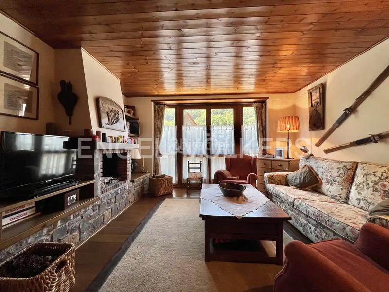 Foto 03237a72-4560-4e9f-8606-7b7275a1c939. Reihenhaus mit kamin heizung in Aubert Vielha e Mijaran