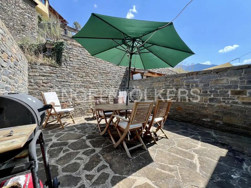 Foto 5eaf3b2a-dd47-4dc9-93de-e137c36f4ed1. Reihenhaus mit kamin heizung in Aubert Vielha e Mijaran