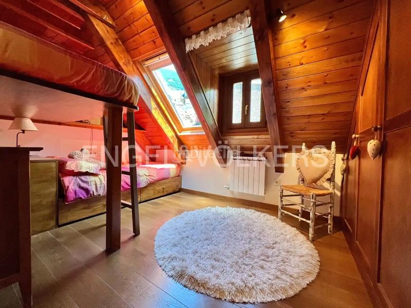 Foto 90a5f21c-a7a5-4cbf-a805-376e1ad28649. Reihenhaus mit kamin heizung in Aubert Vielha e Mijaran