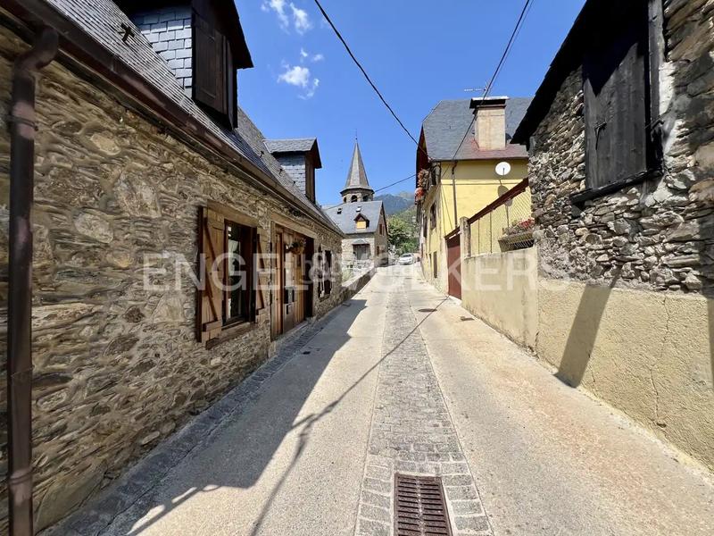 Foto 9f0af228-8369-4555-8e0e-bcca97888947. Reihenhaus mit kamin heizung in Aubert Vielha e Mijaran