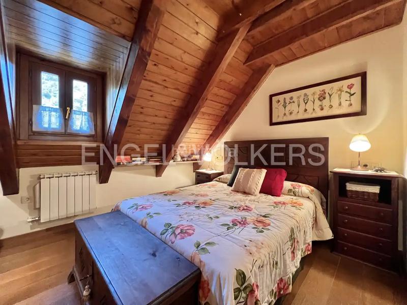 Foto b49deb13-eea2-438f-b975-403cbdd30d12. Reihenhaus mit kamin heizung in Aubert Vielha e Mijaran