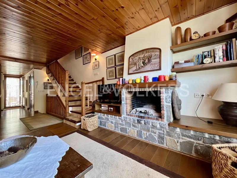 Foto e320bbcc-cd4c-45e7-8d54-f5879b6ec6ea. Reihenhaus mit kamin heizung in Aubert Vielha e Mijaran