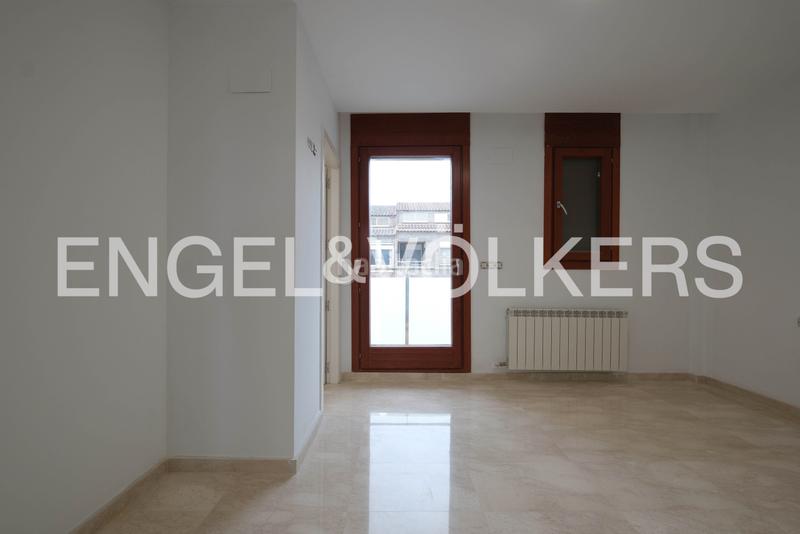 Foto 4b4ffdb2-4d70-491f-bf71-74cec70c2d68. Semi detached house with heating parking in Torrefarrera