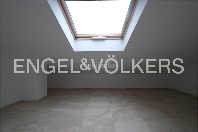 Foto 8fd590e8-bf19-4cef-a450-90edb495a4f2. Semi detached house with heating parking in Torrefarrera