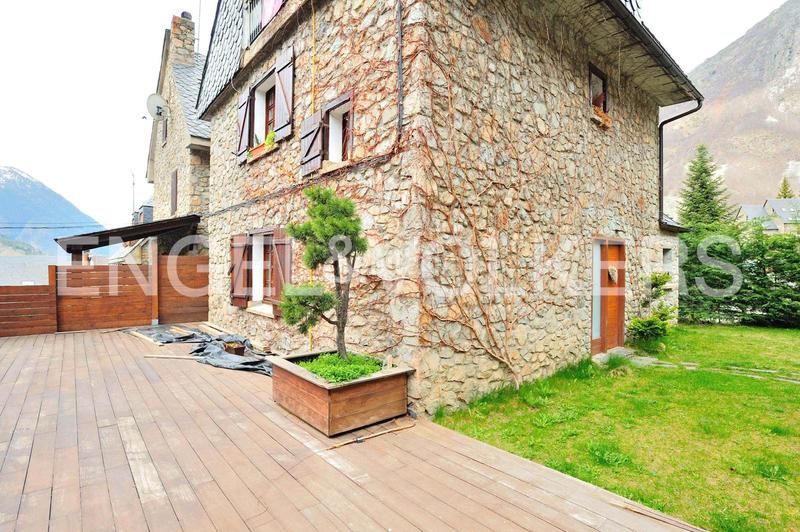 Foto 26f1ea41-853c-4b8c-8d2b-00b240006dce. House with fireplace heating parking in Salardú Naut Aran