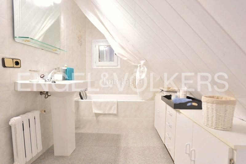 Foto 288ce160-5d17-4dc4-9911-8173fbae758b. House with fireplace heating parking in Salardú Naut Aran