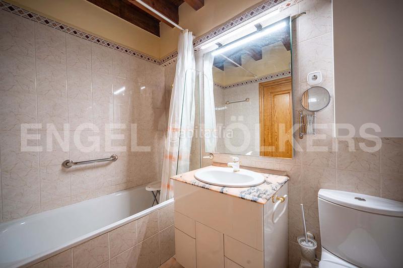 Foto 893b7790-5acc-49f3-995f-380587a2bf69. Casa adossada amb xemeneia calefacció aparcament a Vielha e Mijaran
