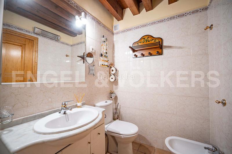 Foto dc91a15b-6cfc-4632-a03c-f454efa1017c. Casa adossada amb xemeneia calefacció aparcament a Vielha e Mijaran