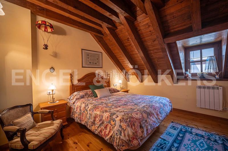 Foto fc043902-3de9-466d-b74a-5917ac415b78. Casa adossada amb xemeneia calefacció aparcament a Vielha e Mijaran