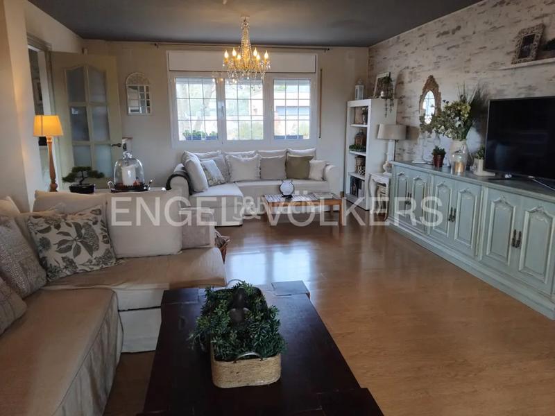 Foto 110e4909-c3f8-4521-a588-2e326eeec4ce. Haus mit kamin heizung parking pool in Alpicat