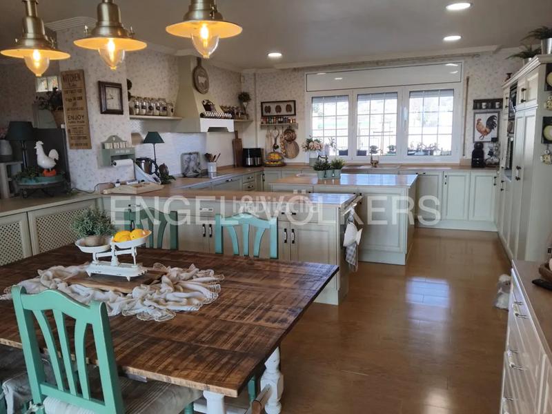 Foto 1888df4a-0447-4626-9883-4e5afdd63066. Haus mit kamin heizung parking pool in Alpicat