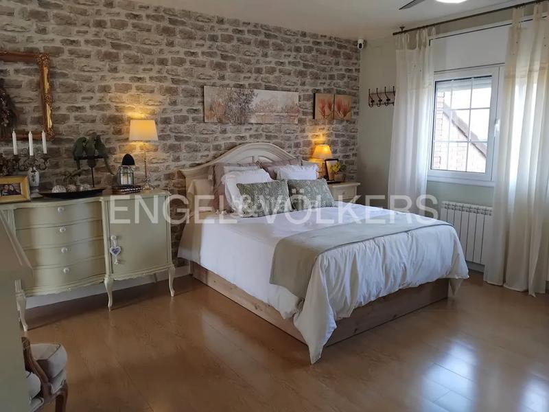 Foto 21aa502e-c60b-40b3-bc77-a3c8519d7178. Haus mit kamin heizung parking pool in Alpicat