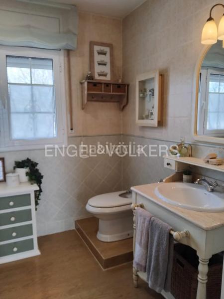 Foto 82b225f2-6088-4696-8092-0ebe95dc0db6. Haus mit kamin heizung parking pool in Alpicat