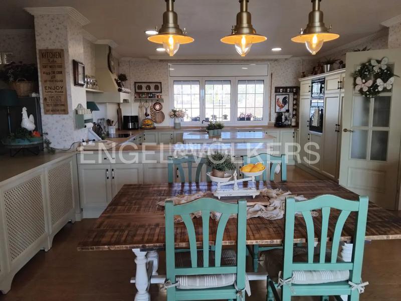 Foto a2318400-c6ec-46cb-96d2-430d49965233. Haus mit kamin heizung parking pool in Alpicat